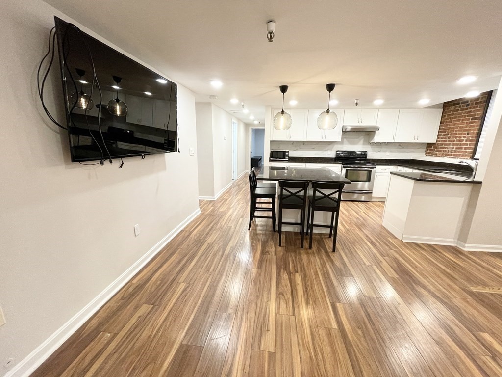 39 Hemenway Street 26