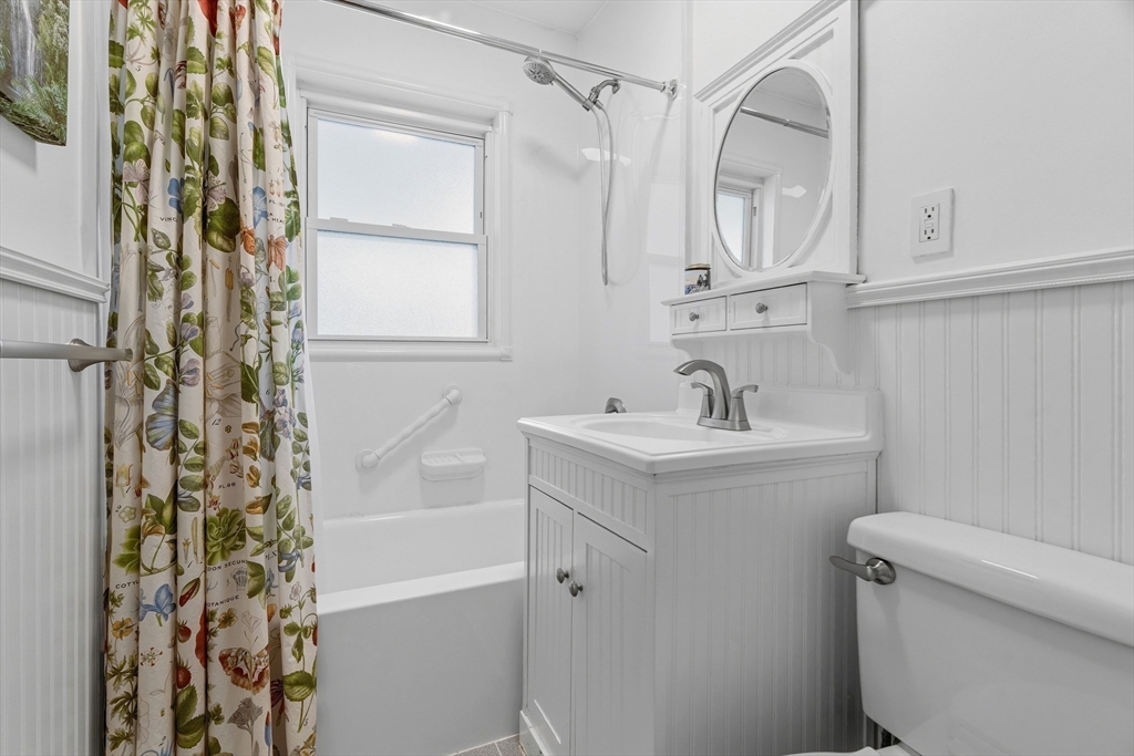 460 Baker Street, Boston, MA Photo #27