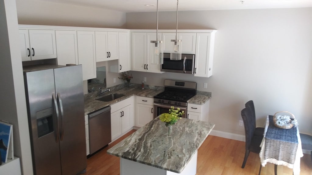 27 Dora Dr B