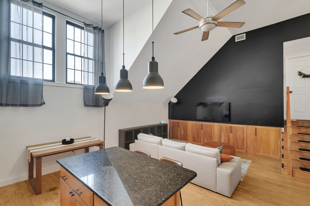 441 Washington Ave 306
