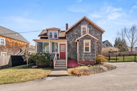 Photo of 14 Morse Court, Manchester, MA 01944 (MLS # 73500782)