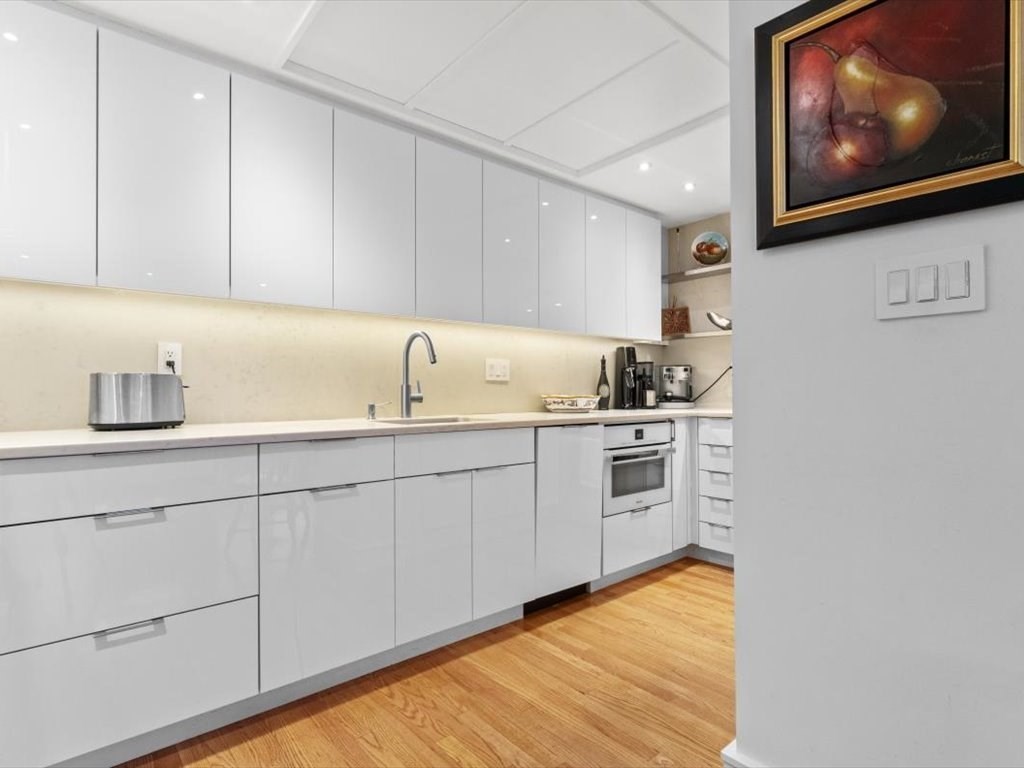 9-17 Harcourt St 503