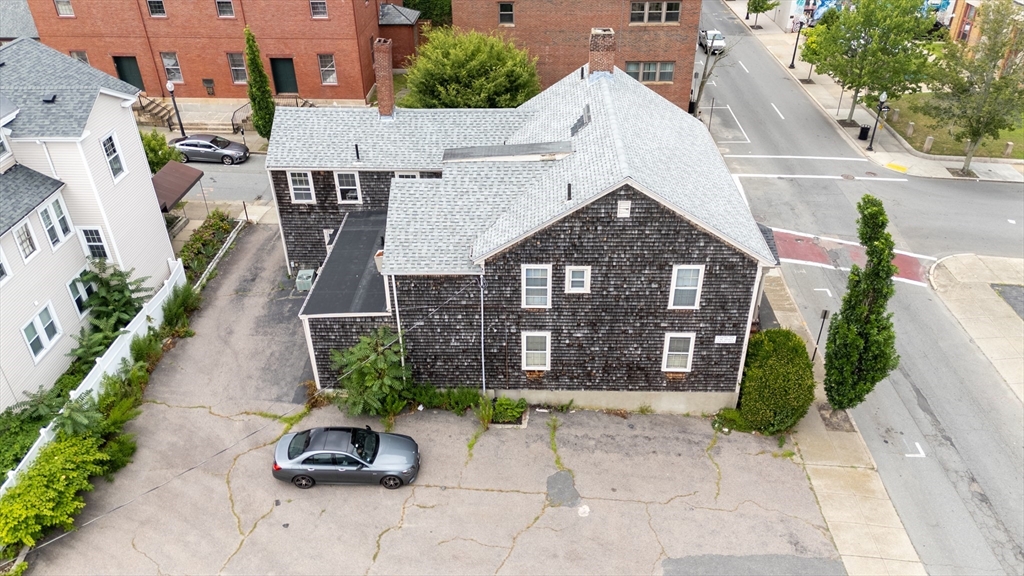 13 S 6th St