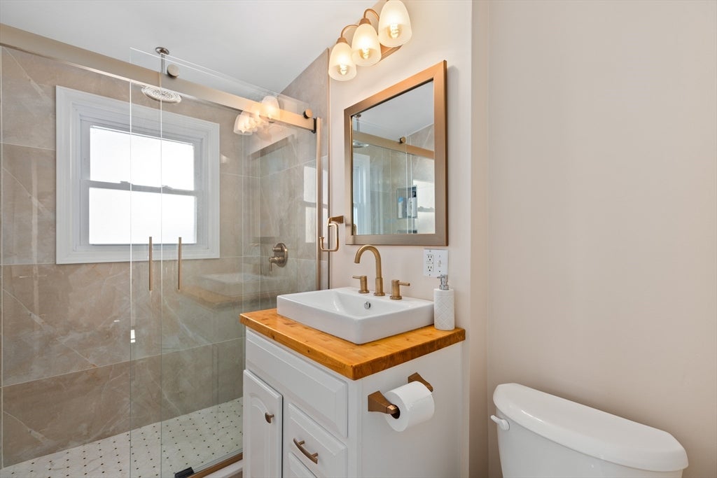 27 Broad Cove Rd, Hingham, MA Photo #24