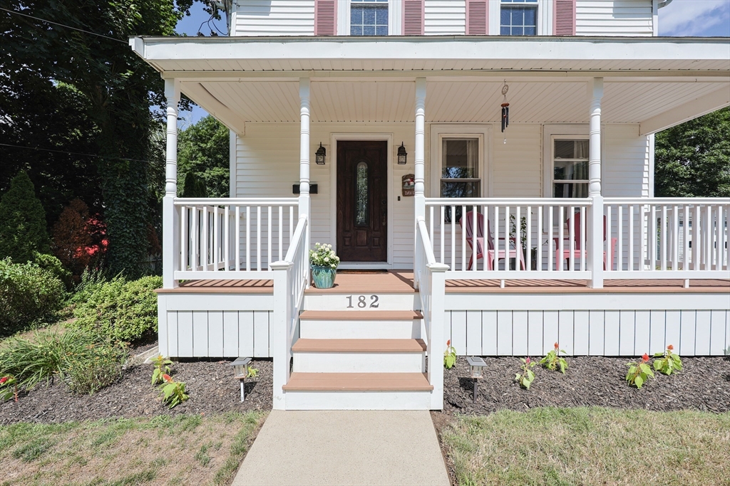182 Center St