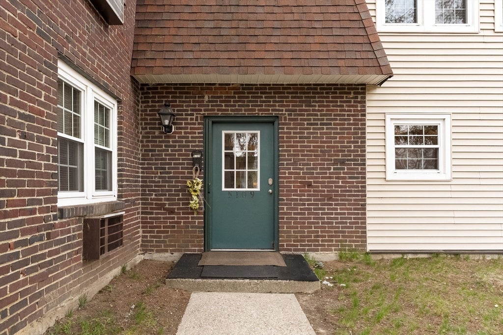 Photo 1 of 31 — 180 Main St 5109, Bridgewater, MA 02324