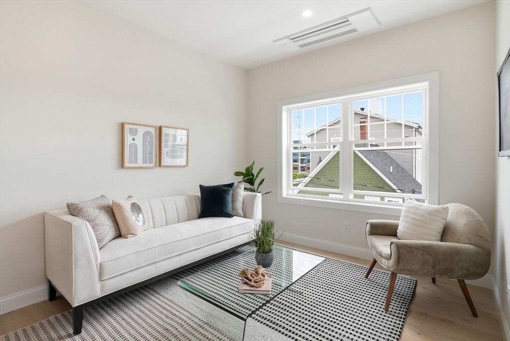 66 Tileston St 9