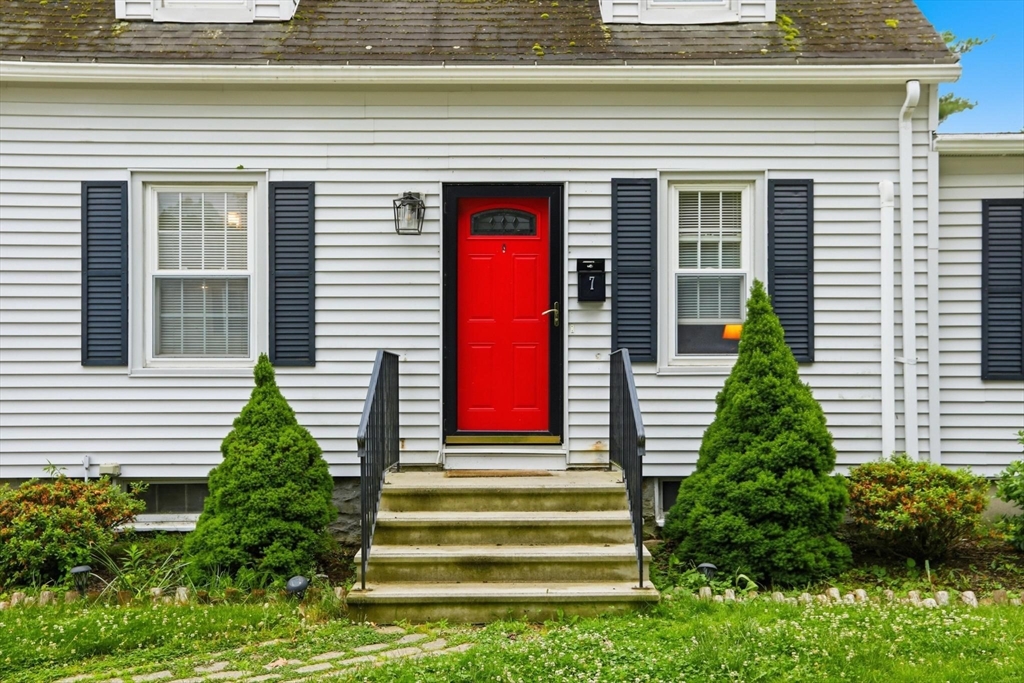 7 Monmouth Avenue