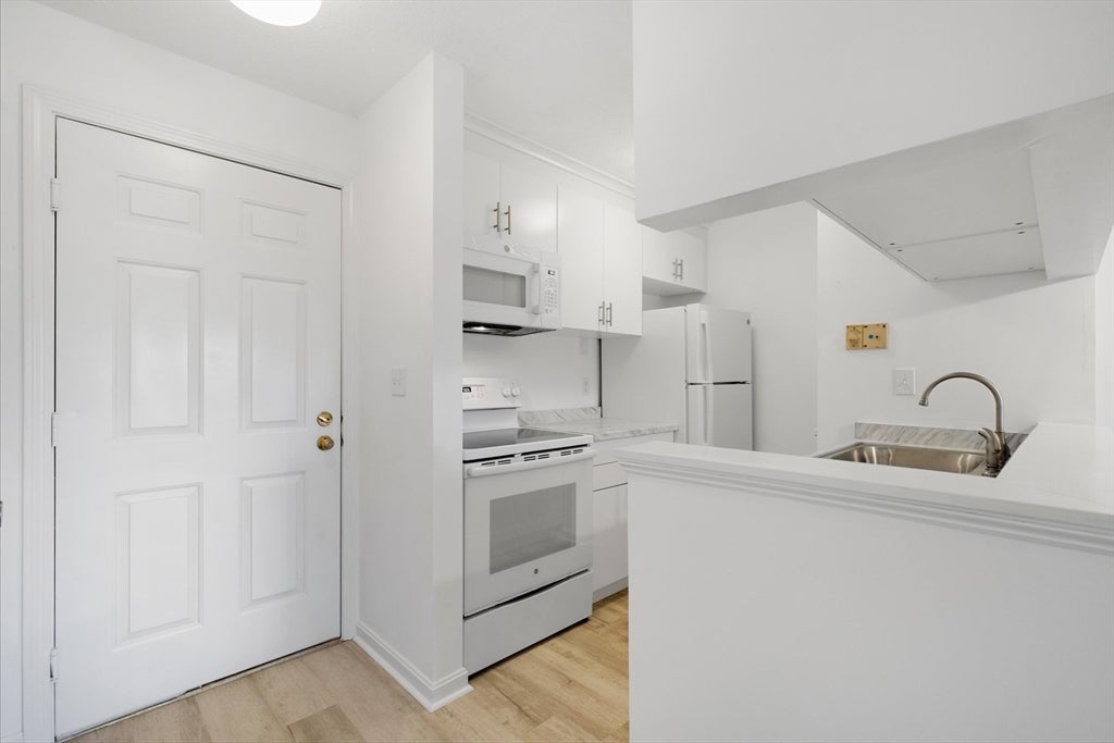 61 Fletcher Ln #F, Brewster, MA Photo #8