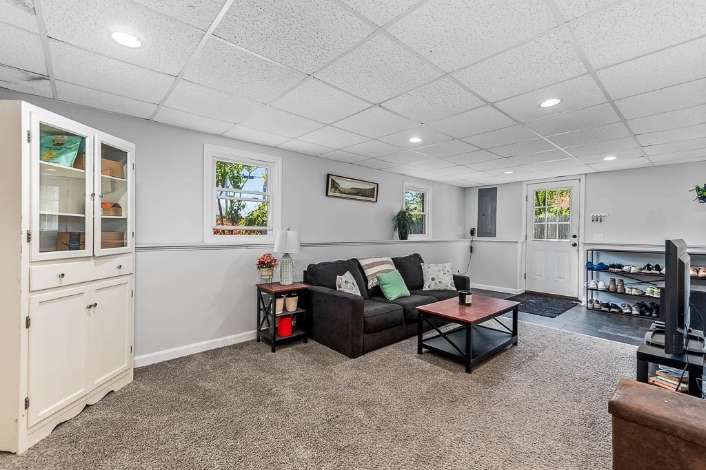 486 Leonard St