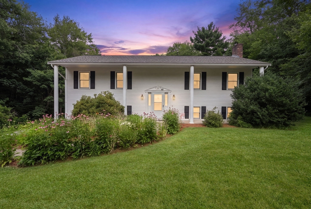 Photo of 42 Jessica Way, Northbridge, MA
