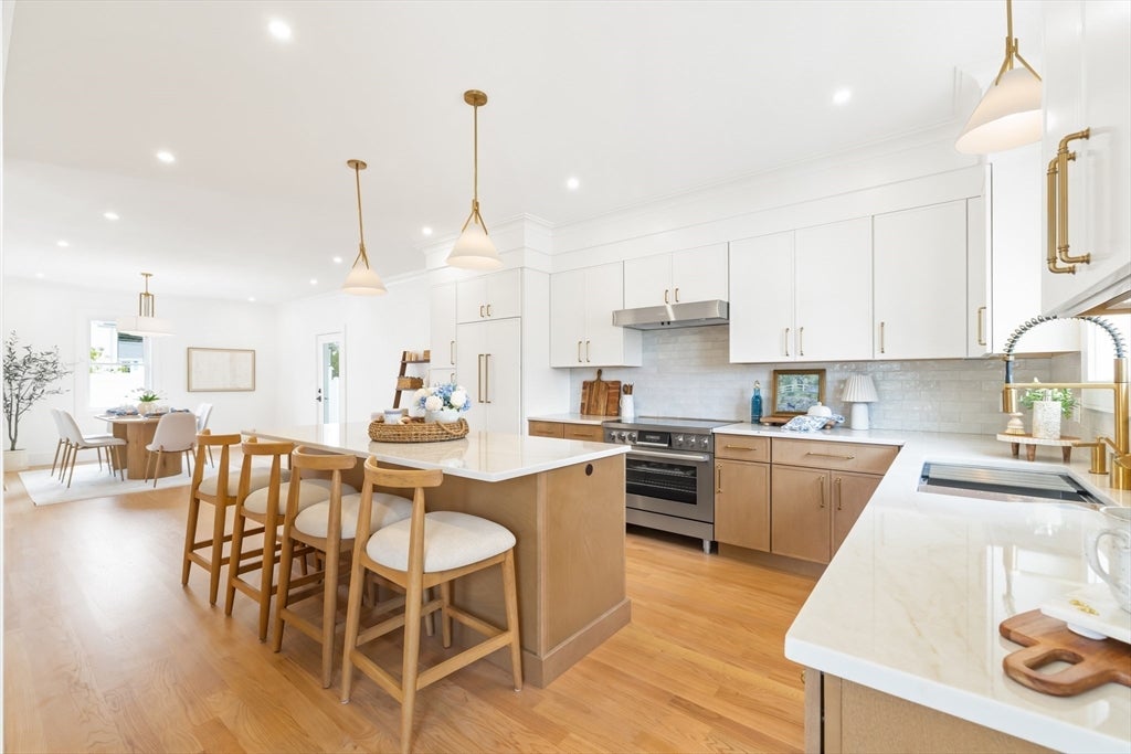 128 Carey Ave 128