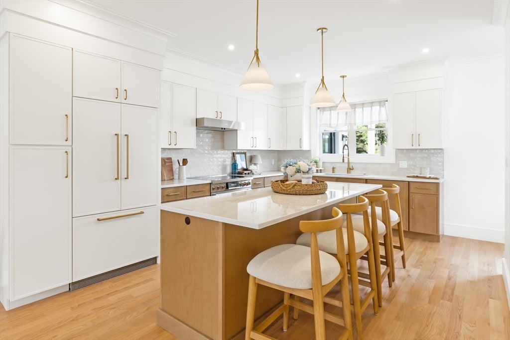 128 Carey Ave 128