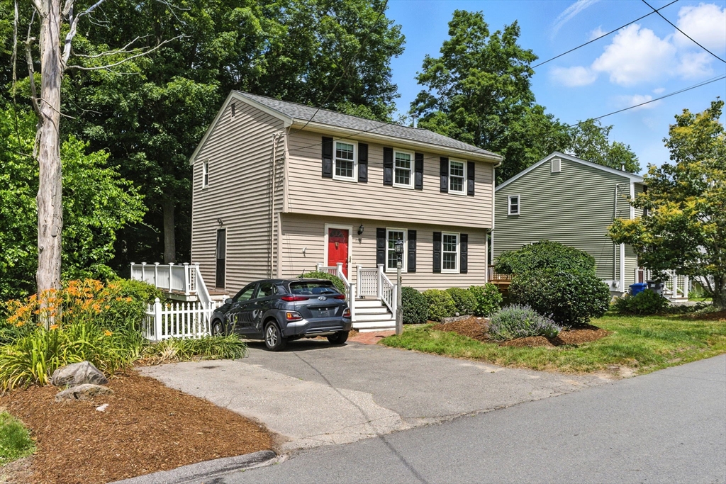 1119 Boston Rd