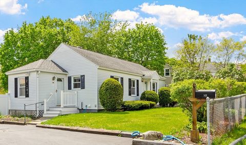 16 Elm St Leominster MA 01453