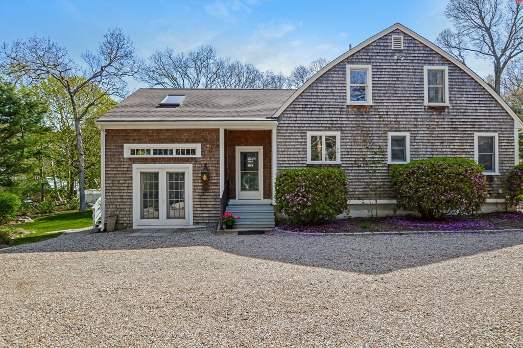 70 Ambleside Drive