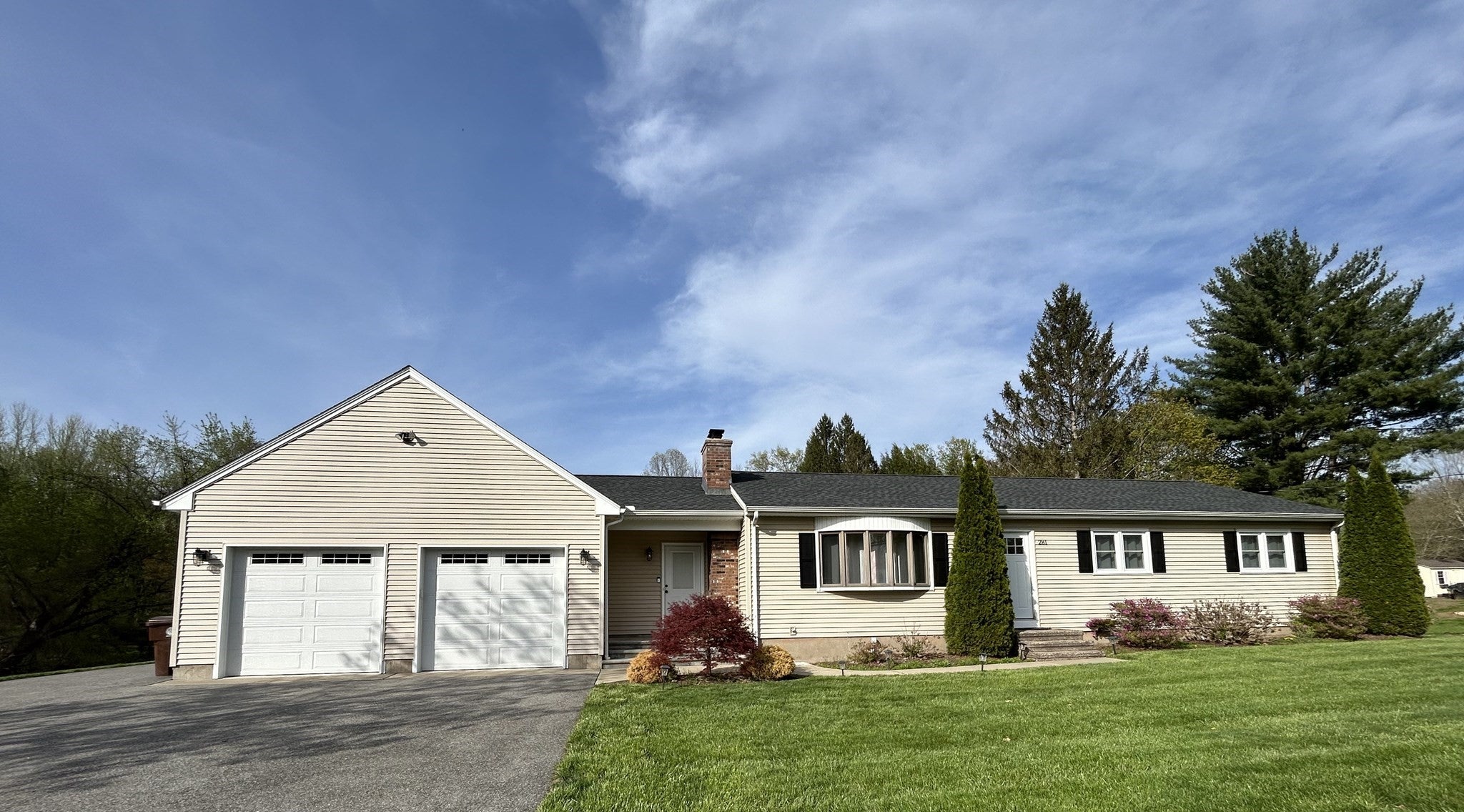 281 Abbe Rd, Enfield, CT Photo #1