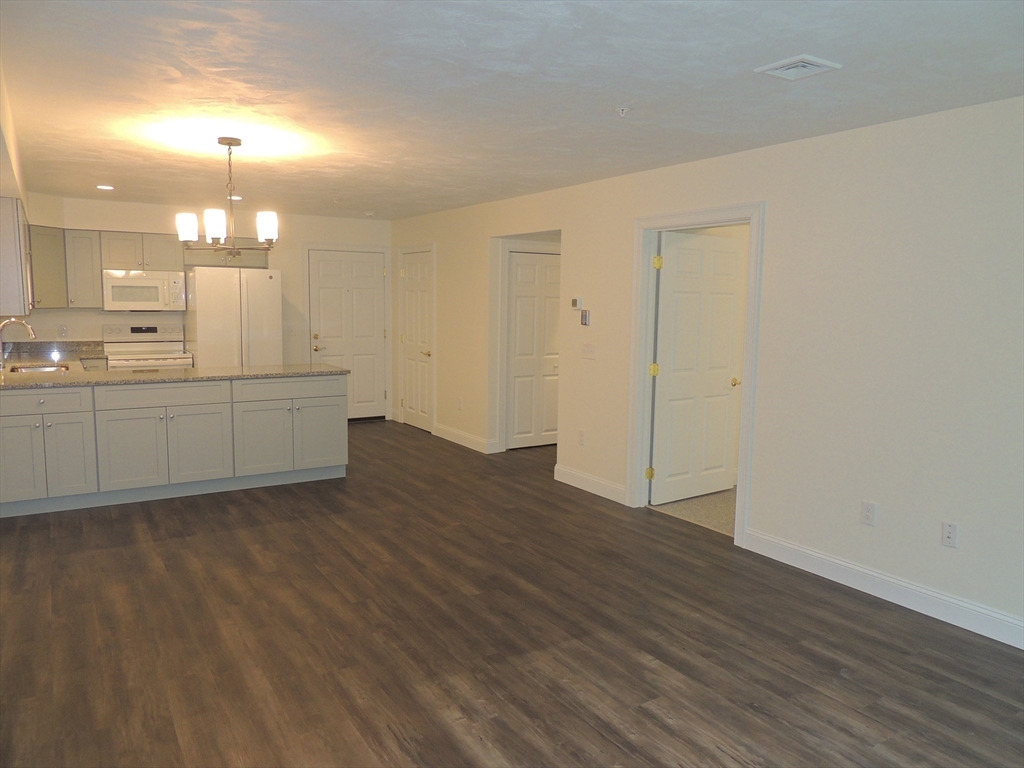 28 Greenleaves Drive 804