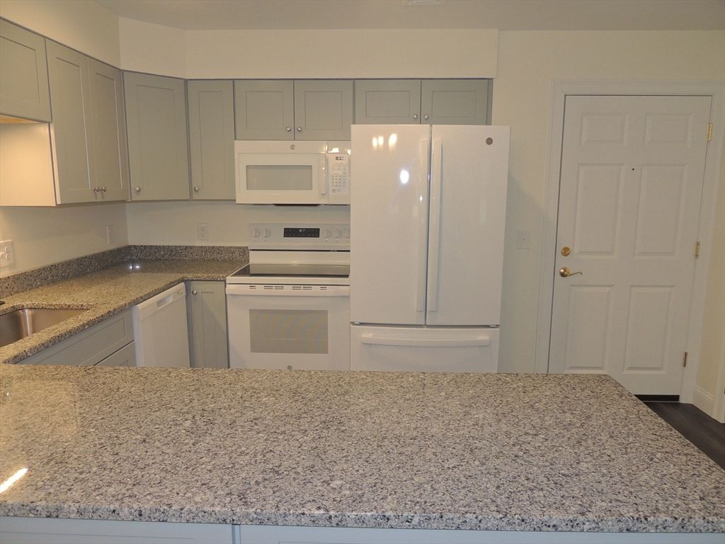 Photo of 28 Greenleaves Drive #804, Amherst, MA 01002 (MLS # 73504317)