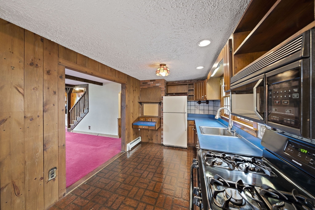 61 Belmont St
