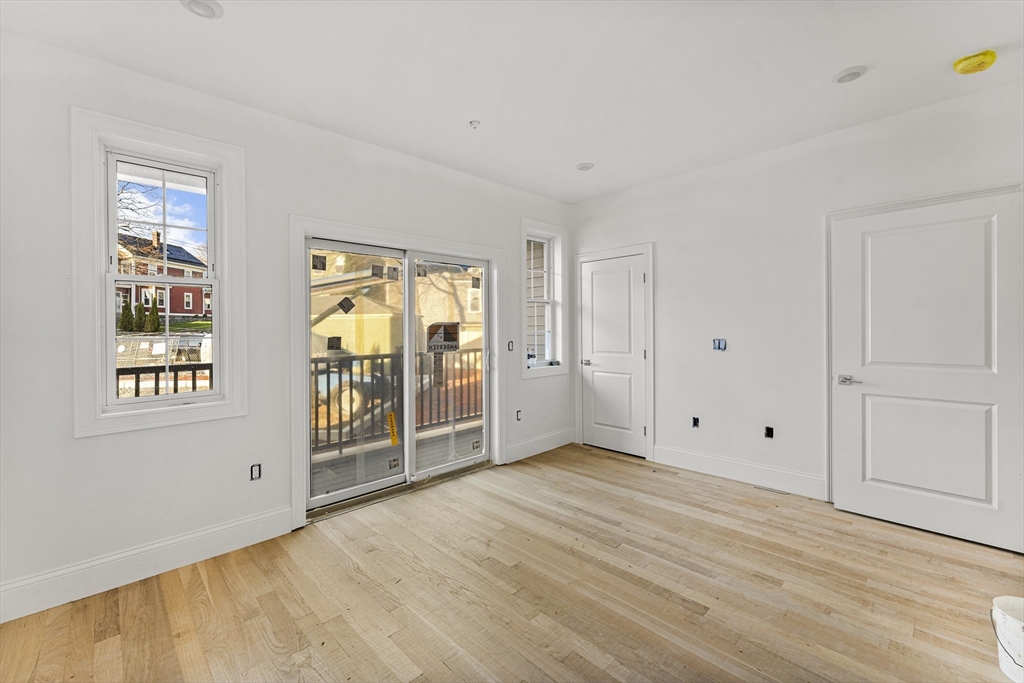 272 Lincoln Street 101