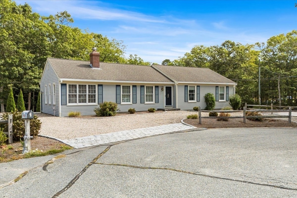 4 Landing Ln