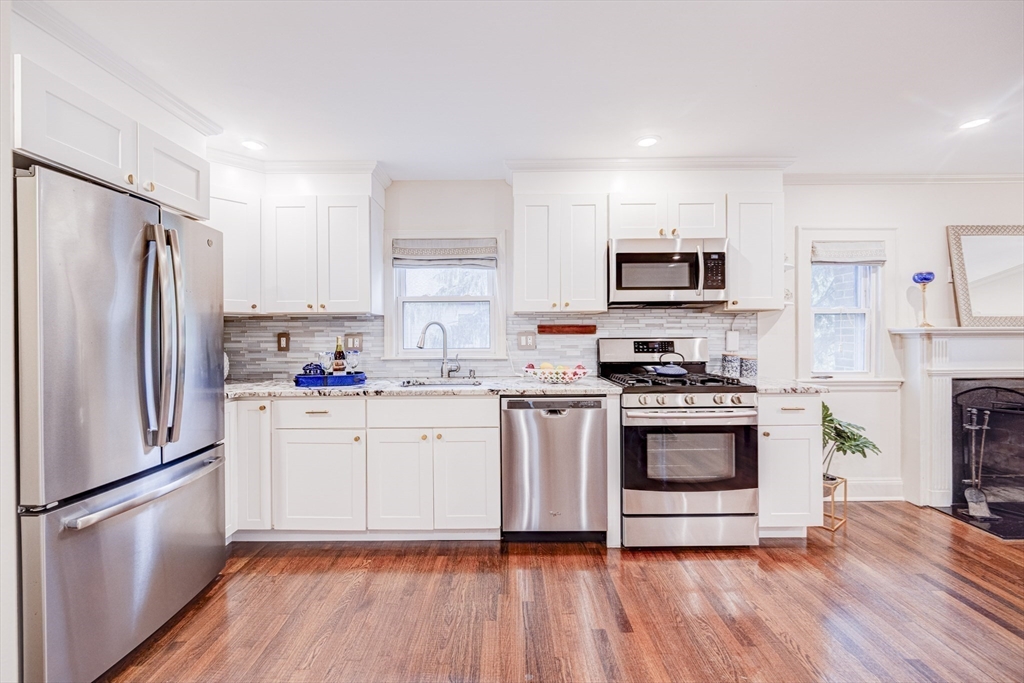 147 Lowell Ave 147