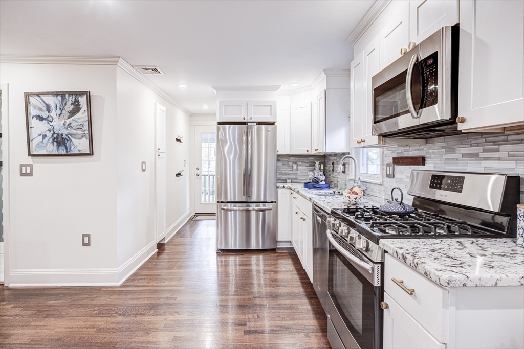 147 Lowell Ave 147