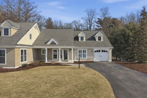 18 Winterberry Ln 18 Hanover MA 02339