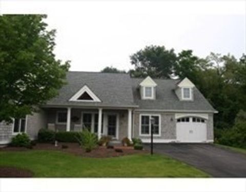 18 Winterberry Ln 18 Hanover MA 02339