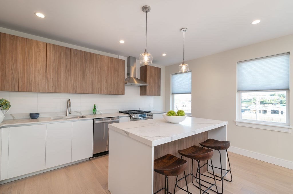 488 Quincy Avenue 02