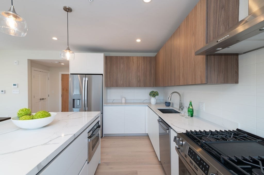 488 Quincy Avenue 02