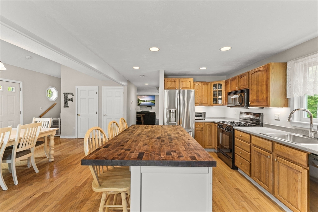 31 Fearing Hill Rd