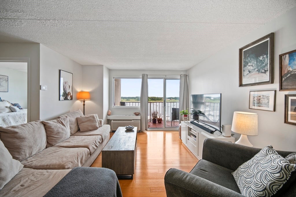 200 Cove Way 708