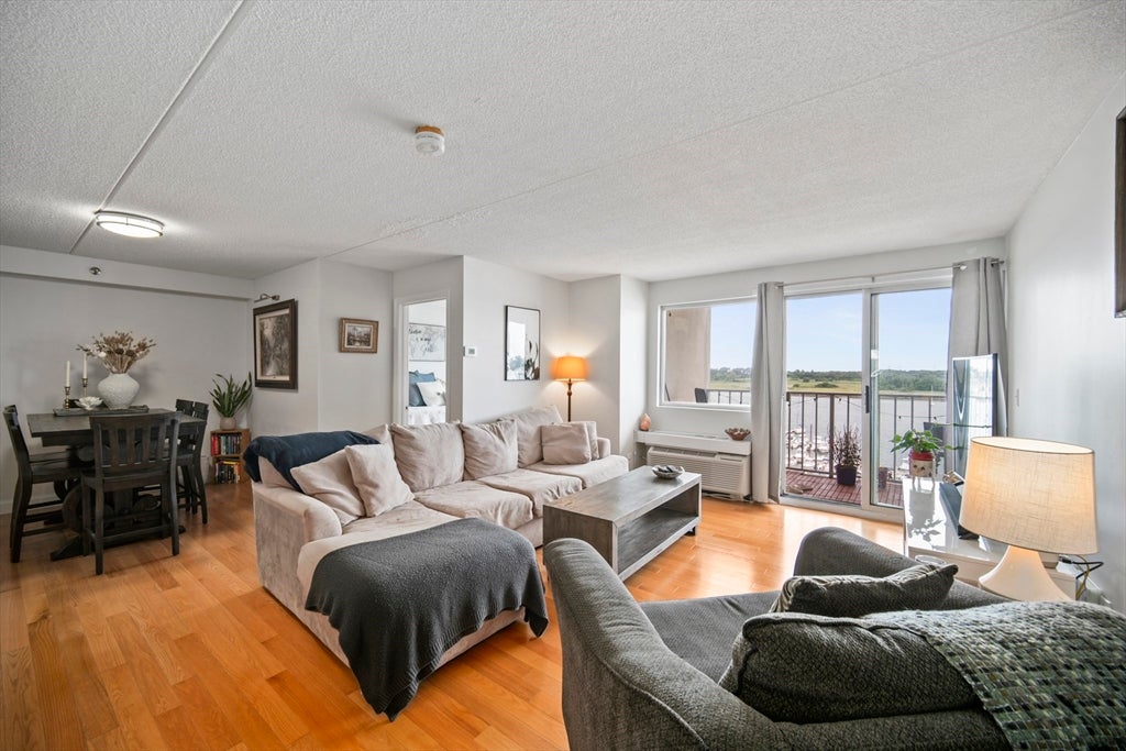 200 Cove Way 708
