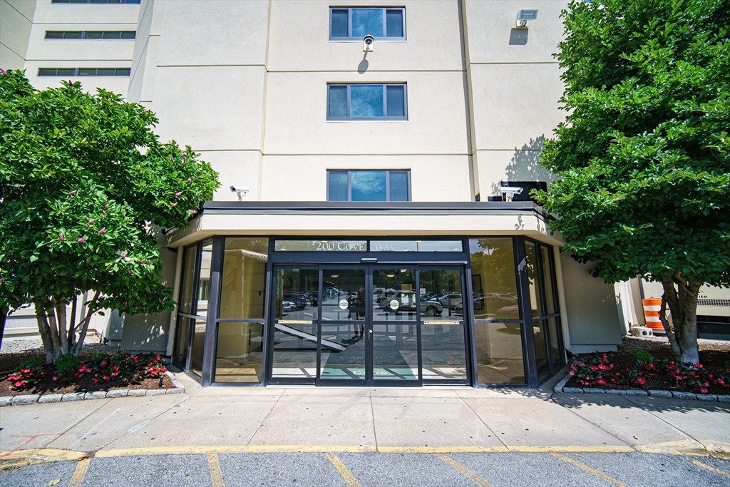 200 Cove Way 708