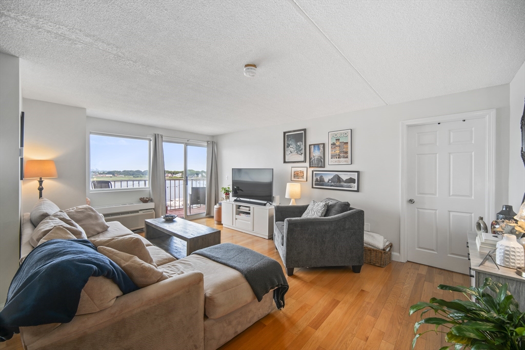 200 Cove Way 708