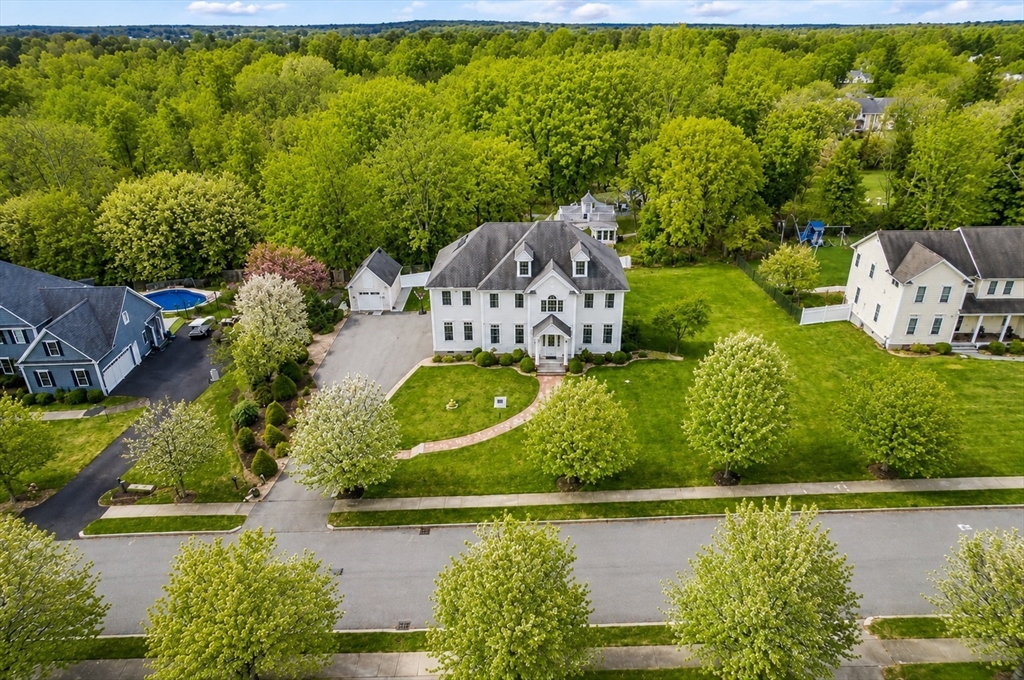 3 Great Acres Dr