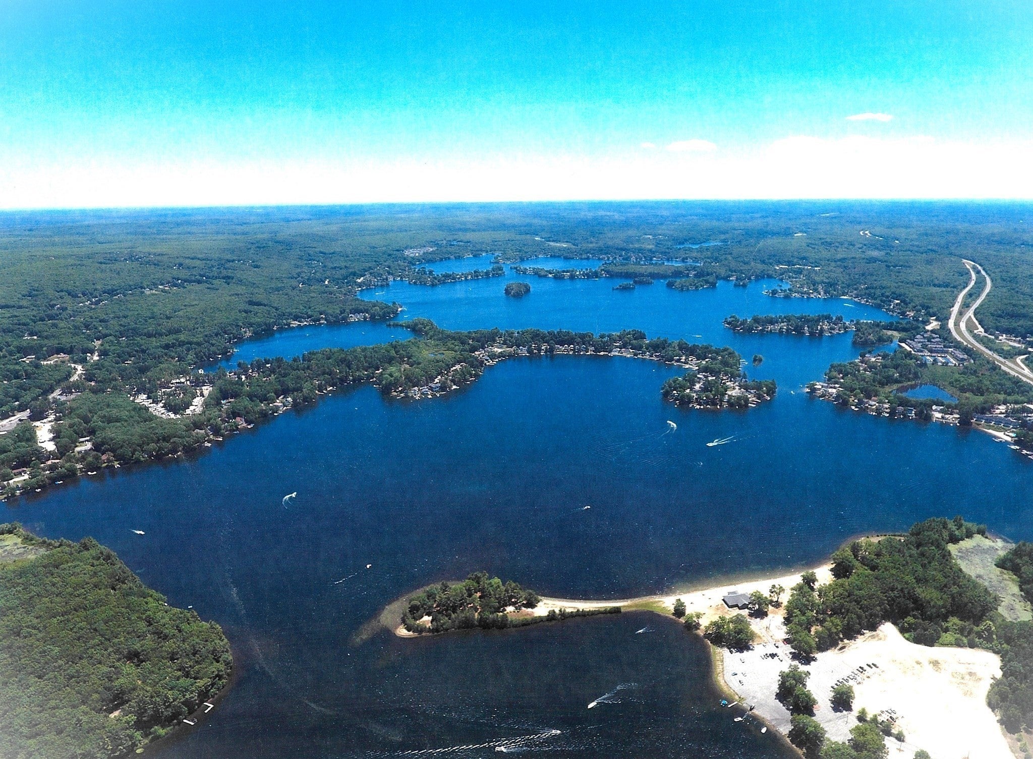 60 Wakefield Ave Webster Lake
