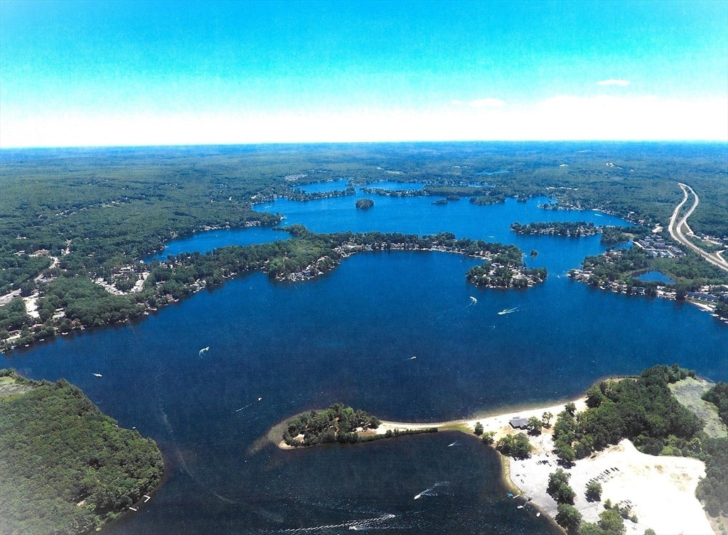 60 Wakefield Ave Webster Lake