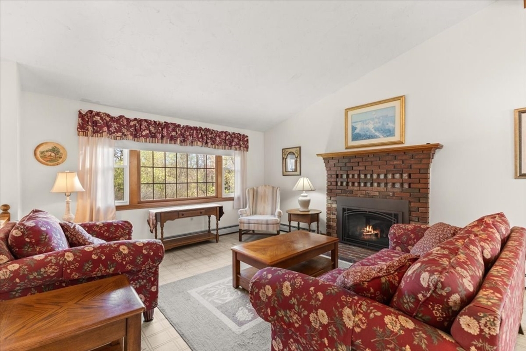 64 Rainbow Rd, Yarmouth, MA Photo #9