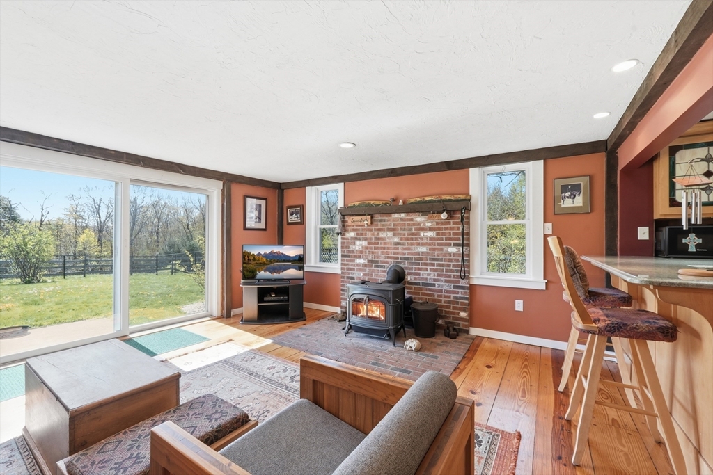 9 Adams Rd, Hubbardston, MA Photo #14