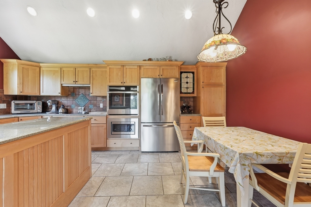 9 Adams Rd, Hubbardston, MA Photo #6