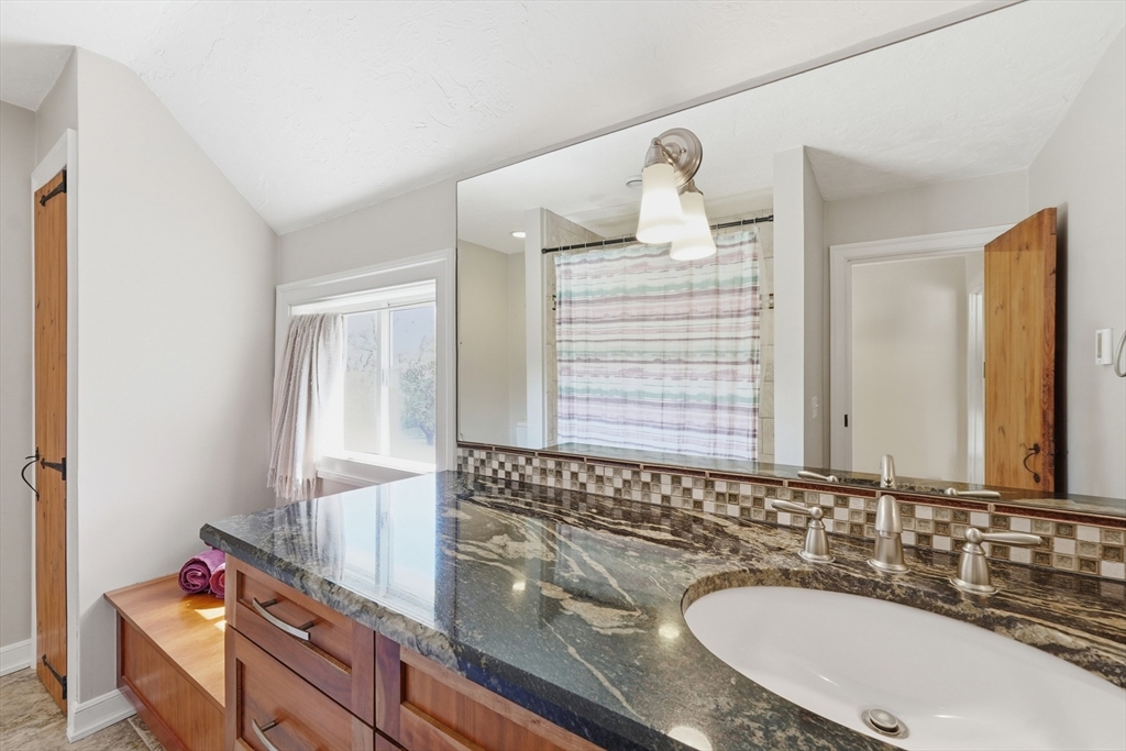 9 Adams Rd, Hubbardston, MA Photo #25