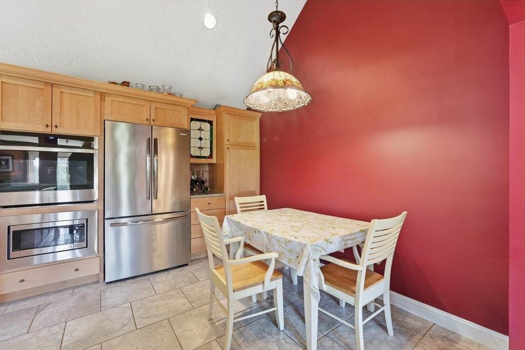 9 Adams Rd, Hubbardston, MA Photo #7