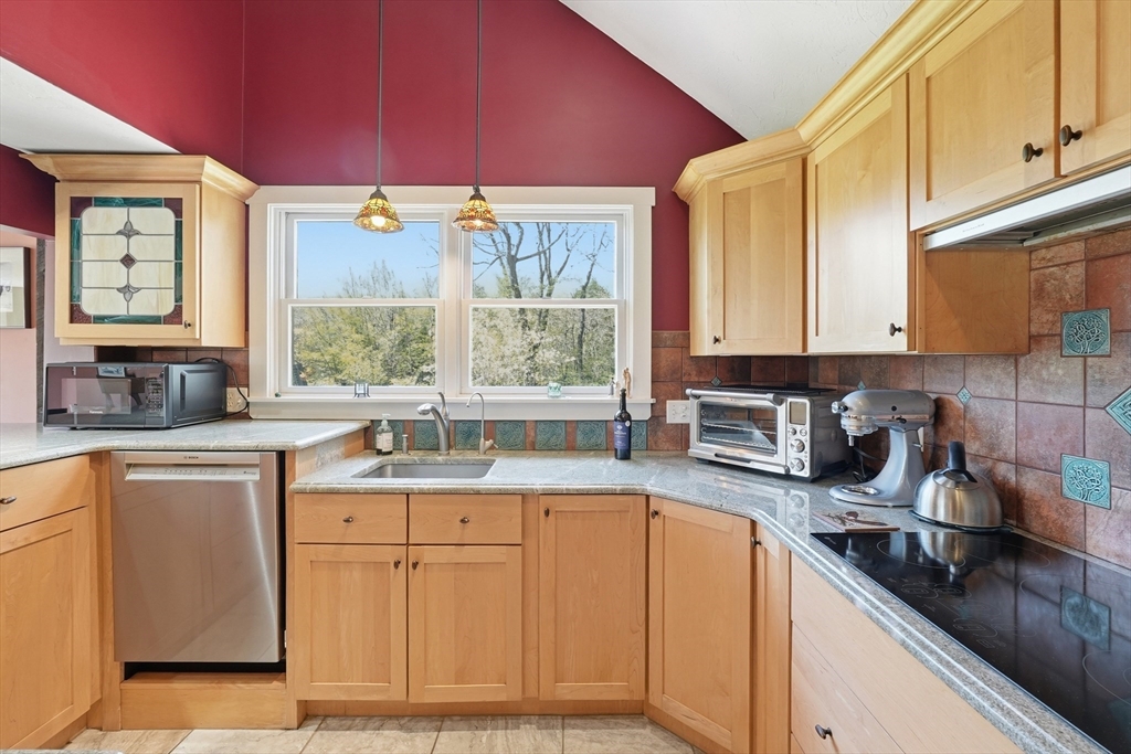 9 Adams Rd, Hubbardston, MA Photo #9