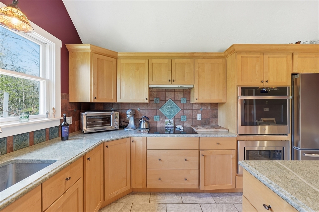 9 Adams Rd, Hubbardston, MA Photo #10