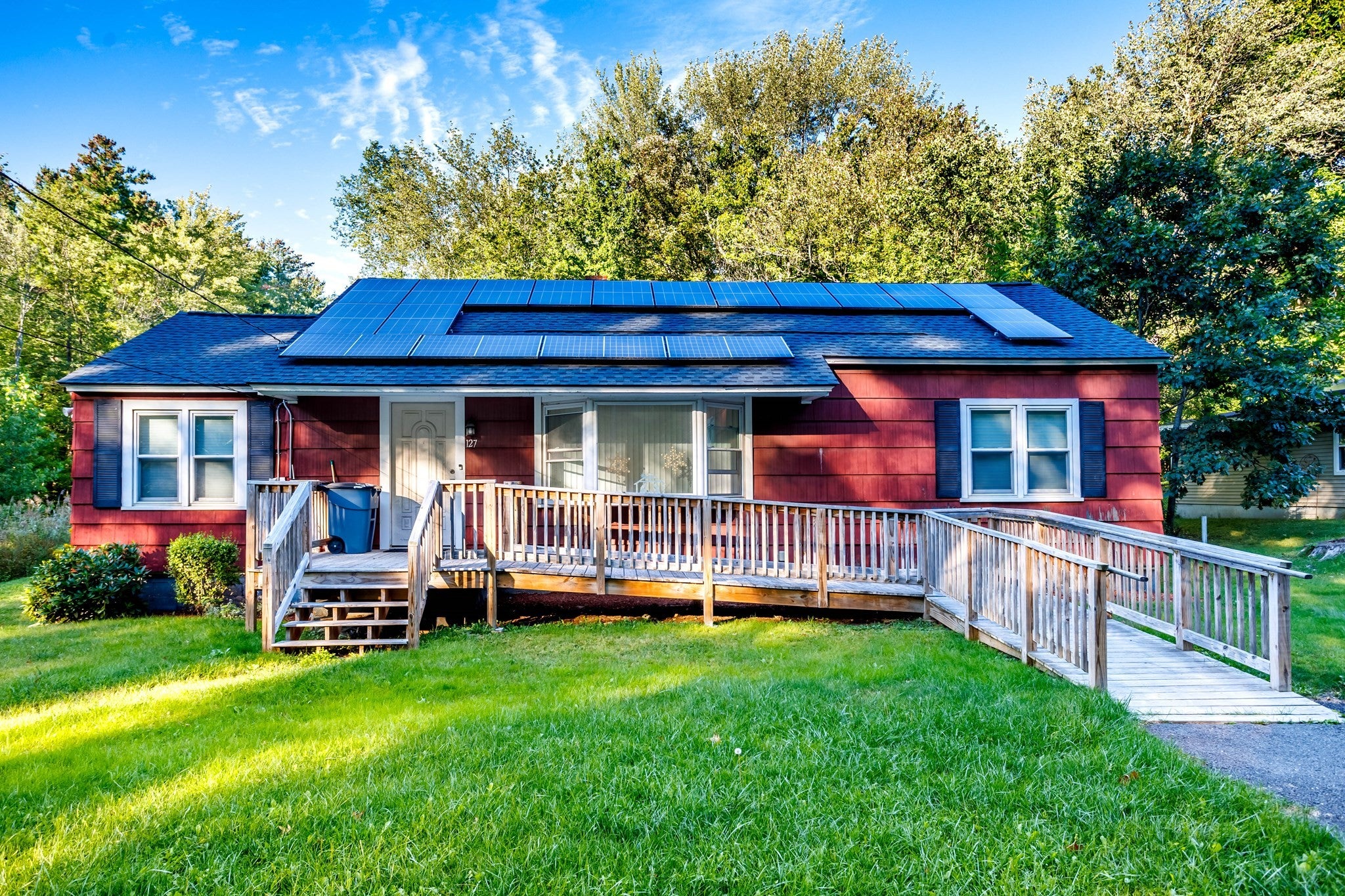 Photo of 127 Pleasant St, Lunenburg, MA