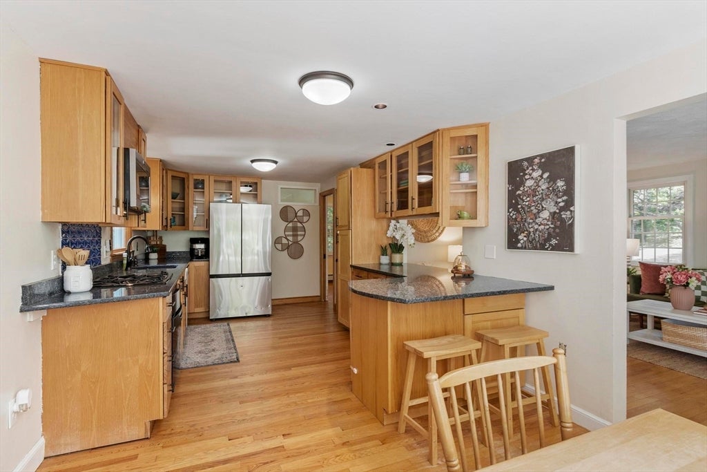 215 Middle Rd