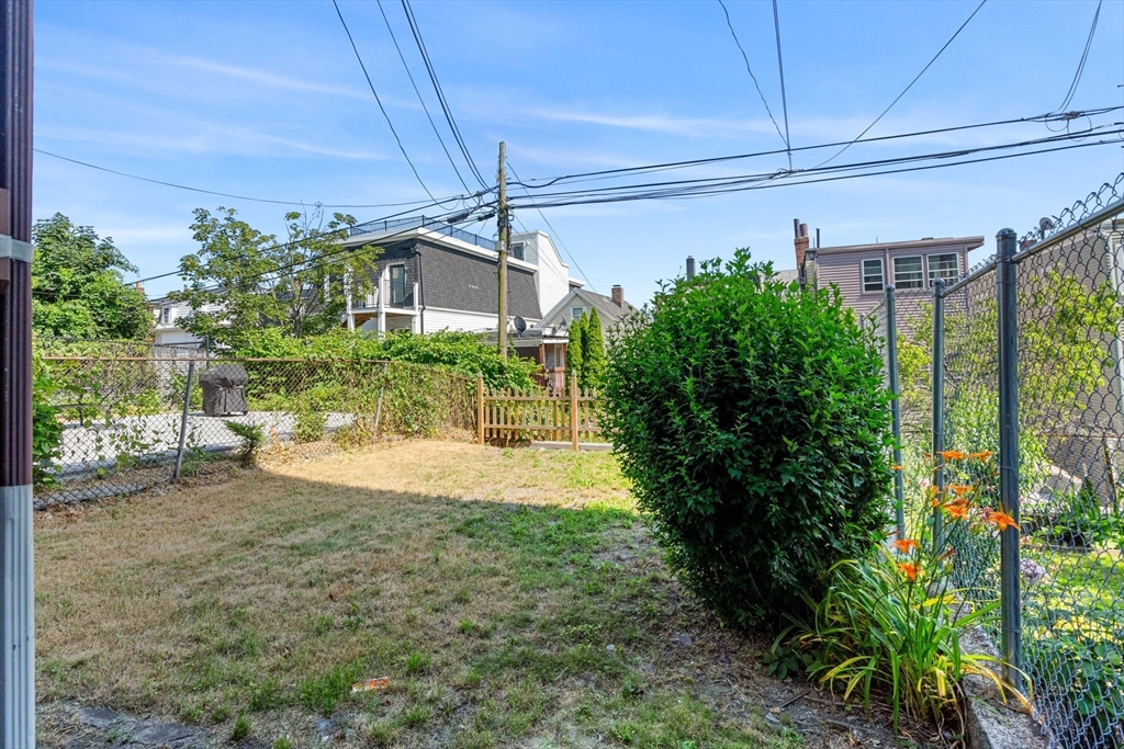 215 Lexington Street